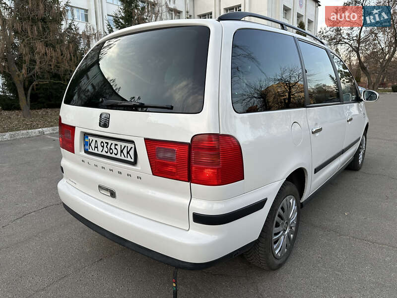 Минивэн SEAT Alhambra 2009 в Киеве