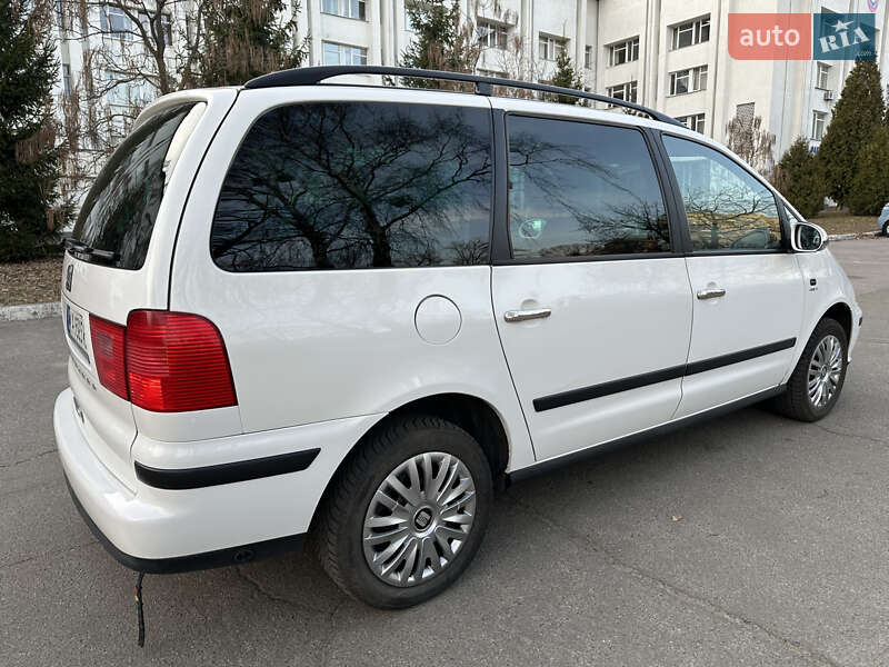 Минивэн SEAT Alhambra 2009 в Киеве