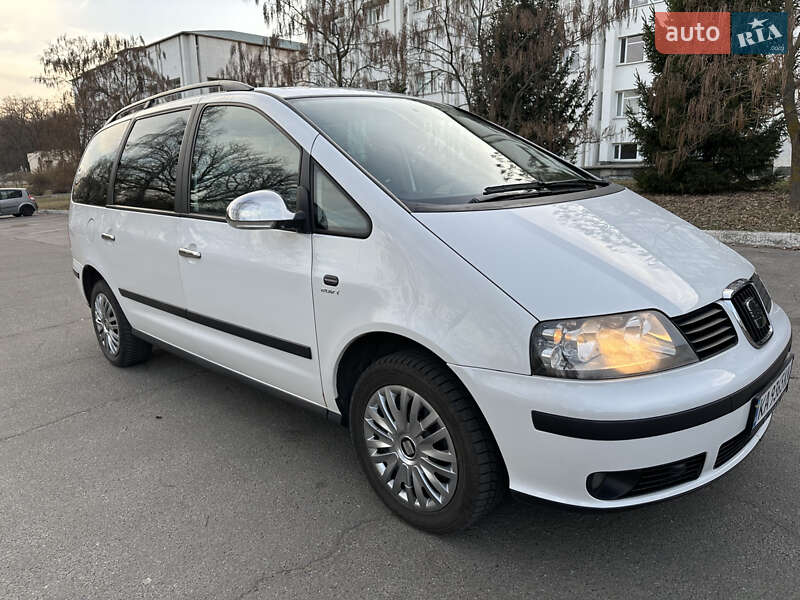 Минивэн SEAT Alhambra 2009 в Киеве
