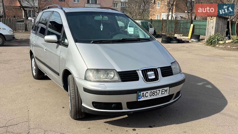 Минивэн SEAT Alhambra 2001 в Нововолынске