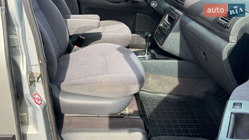 Минивэн SEAT Alhambra 2001 в Нововолынске