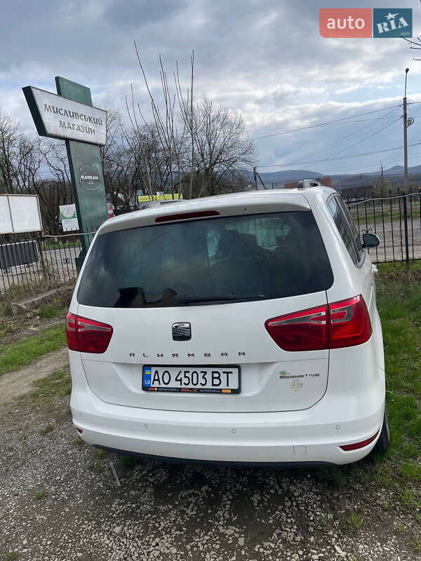 Минивэн SEAT Alhambra 2011 в Тячеве