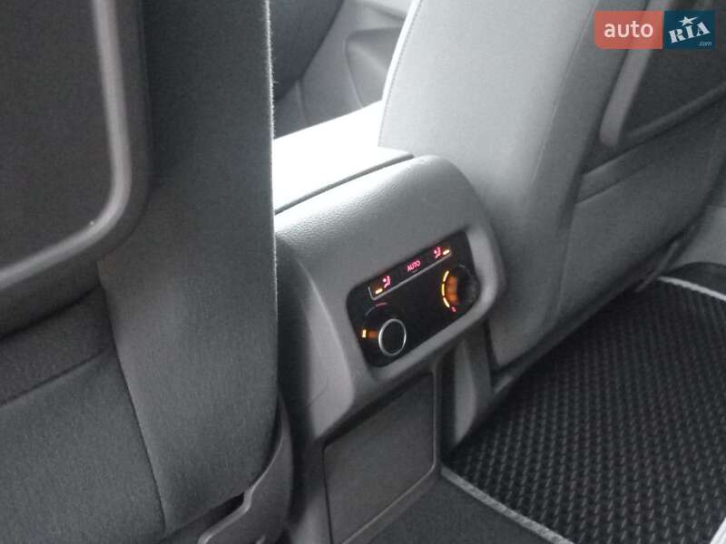 Минивэн SEAT Alhambra 2010 в Нижних Воротах