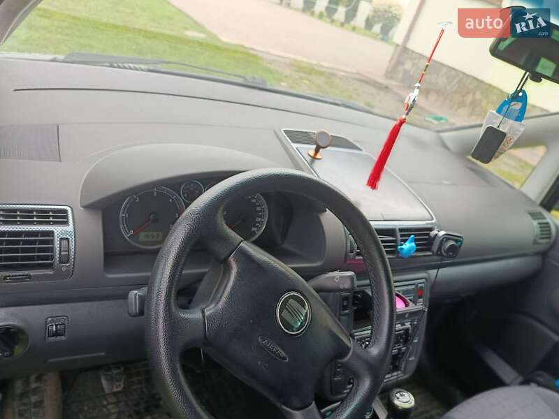 Мінівен SEAT Alhambra 2002 в Яворові