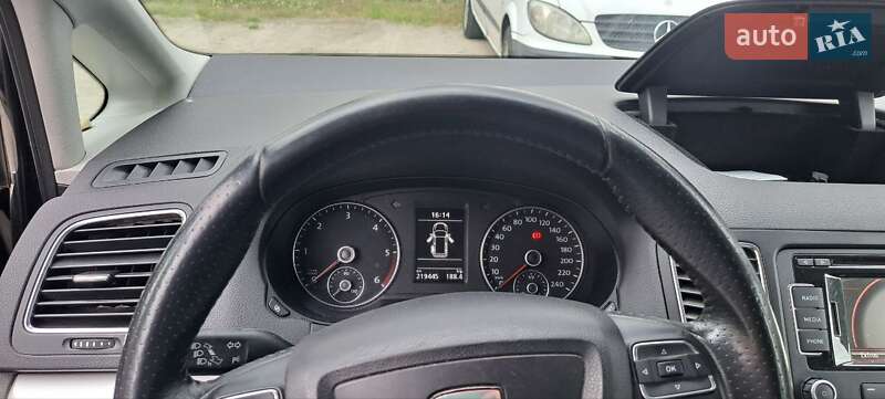 Минивэн SEAT Alhambra 2010 в Киеве