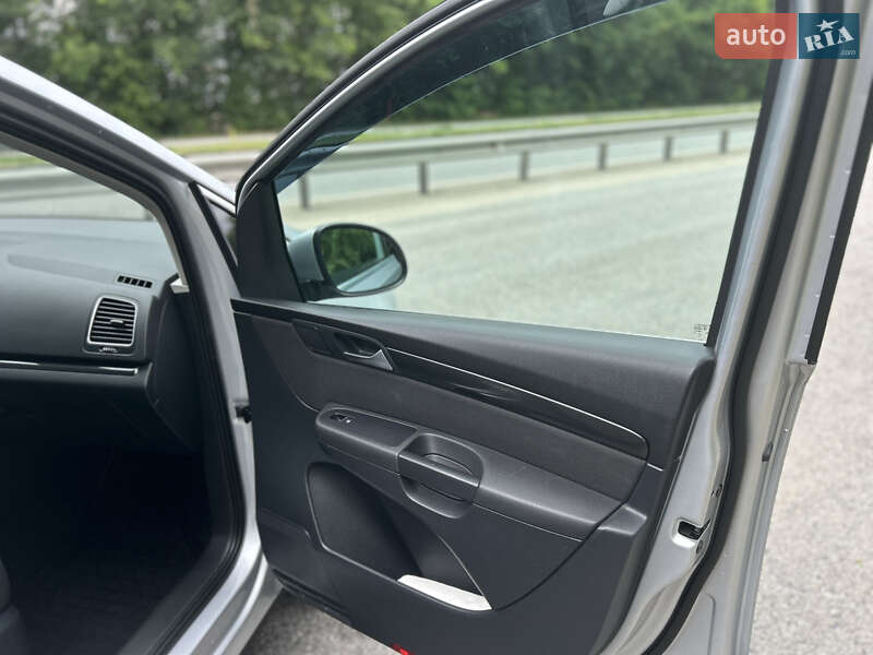 Минивэн SEAT Alhambra 2016 в Днепре