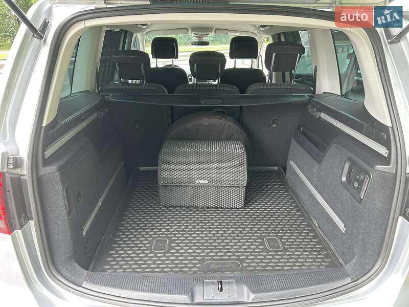 Минивэн SEAT Alhambra 2016 в Днепре