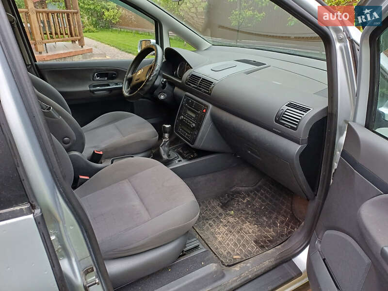 Минивэн SEAT Alhambra 2007 в Киеве