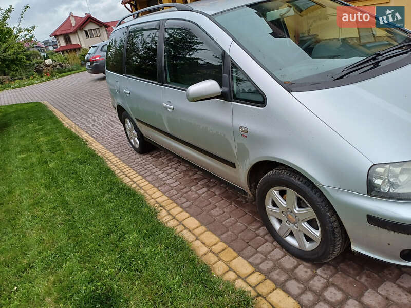 Минивэн SEAT Alhambra 2007 в Киеве