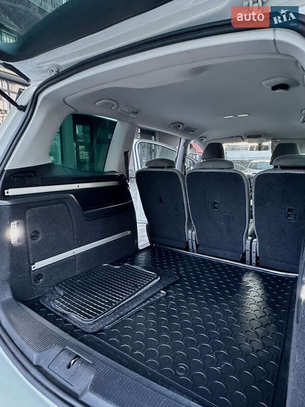 Минивэн SEAT Alhambra 2014 в Млинове