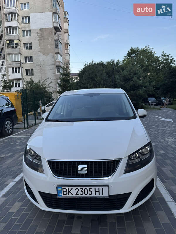 Минивэн SEAT Alhambra 2014 в Млинове