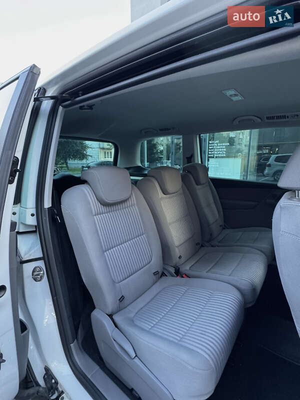 Минивэн SEAT Alhambra 2014 в Млинове