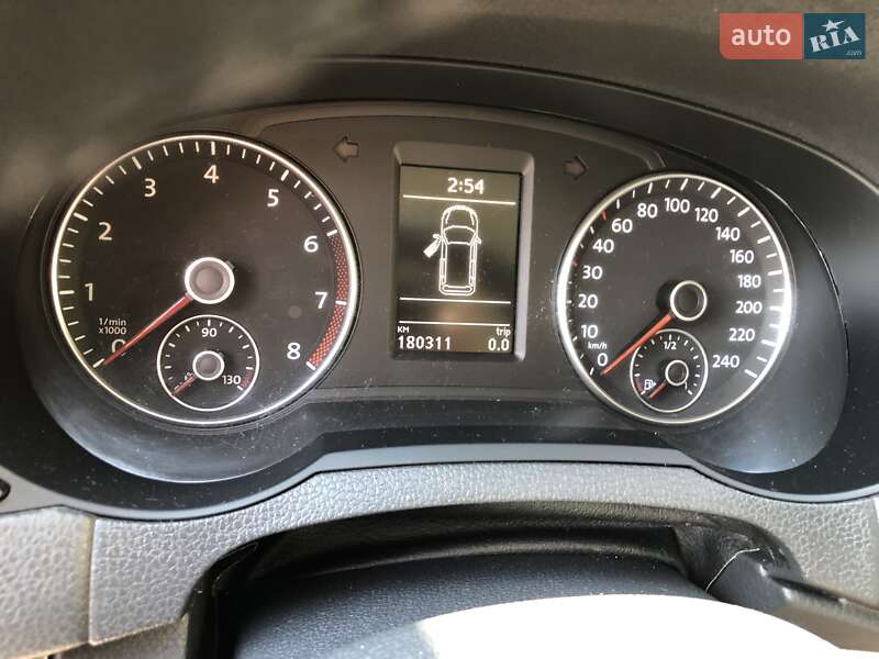Мінівен SEAT Alhambra 2010 в Долині