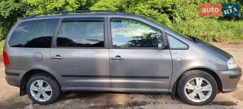 Минивэн SEAT Alhambra 2007 в Городке