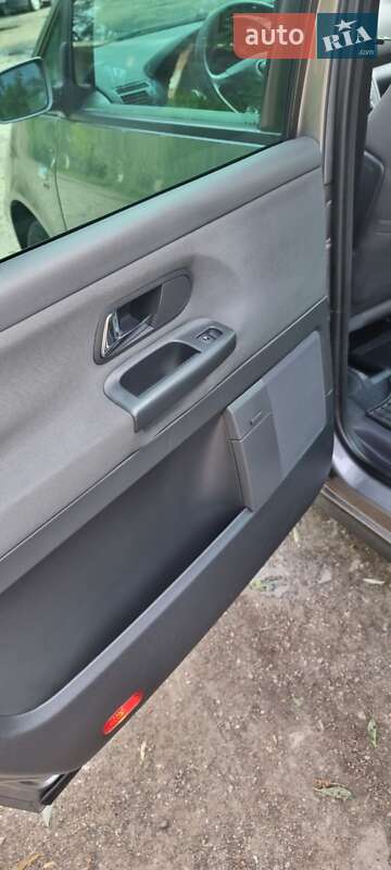 Минивэн SEAT Alhambra 2007 в Городке