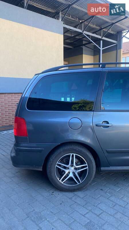 Минивэн SEAT Alhambra 2007 в Черновцах