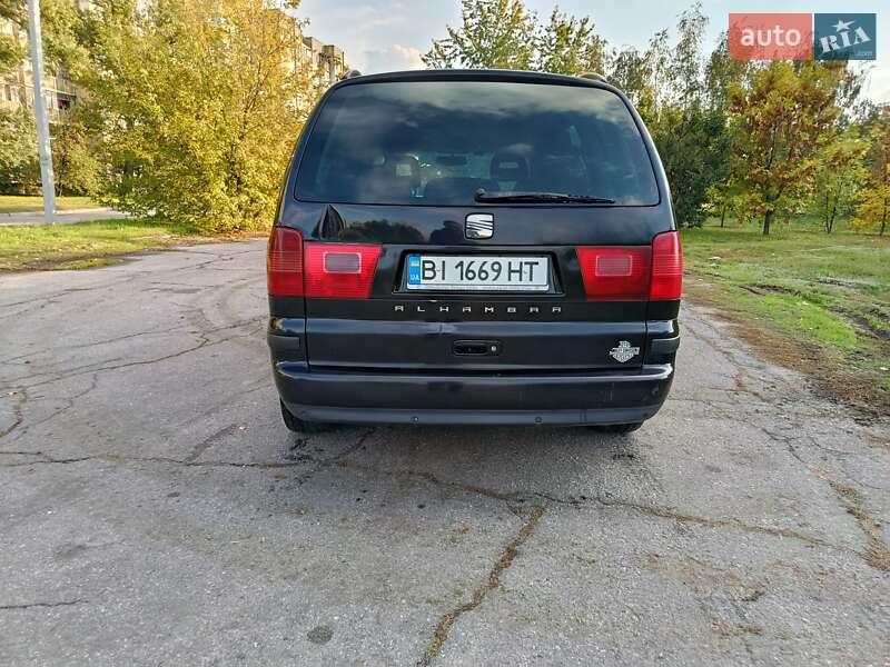 Минивэн SEAT Alhambra 2010 в Кременчуге