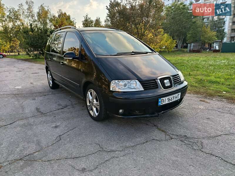 Минивэн SEAT Alhambra 2010 в Кременчуге