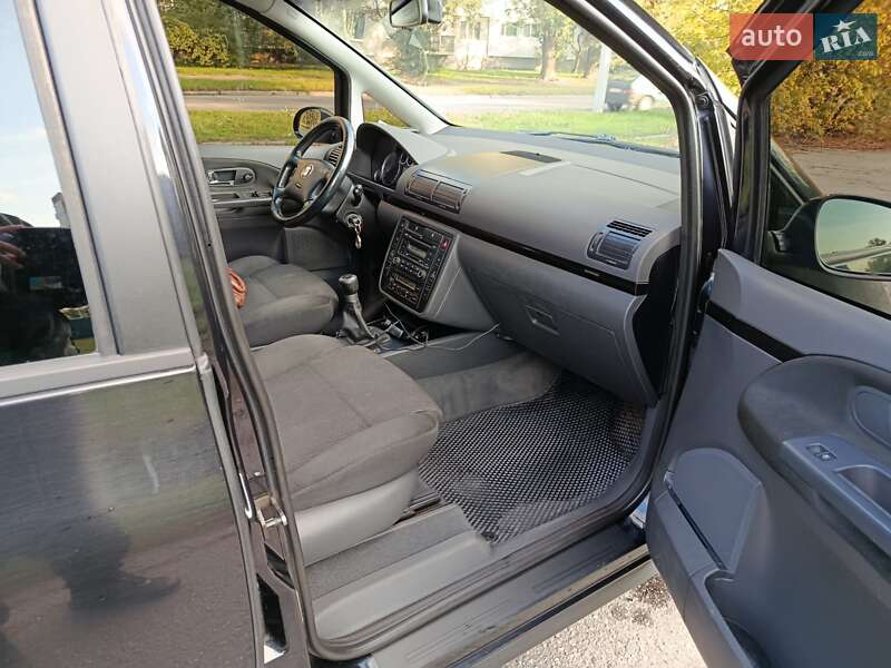 Минивэн SEAT Alhambra 2010 в Кременчуге