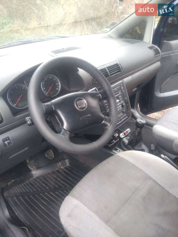 Минивэн SEAT Alhambra 2001 в Чернигове