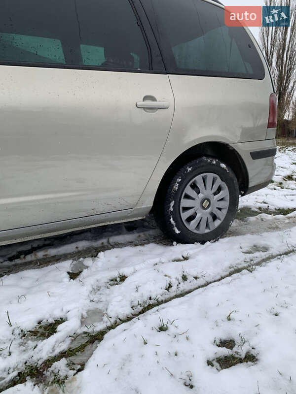 Минивэн SEAT Alhambra 2001 в Ровно