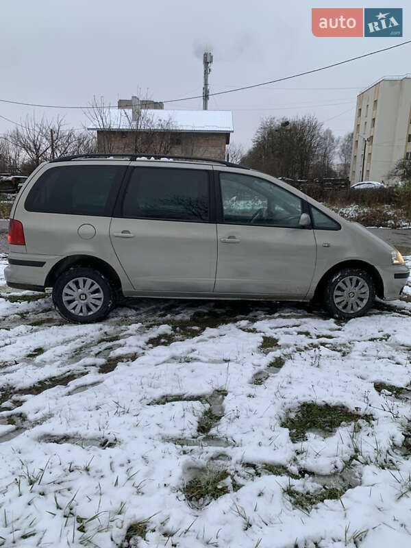 Минивэн SEAT Alhambra 2001 в Ровно