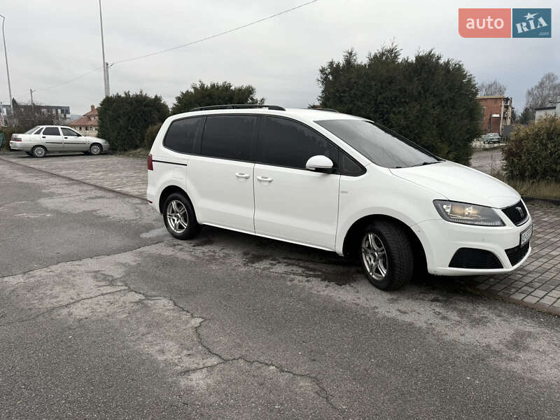 Минивэн SEAT Alhambra 2011 в Тячеве