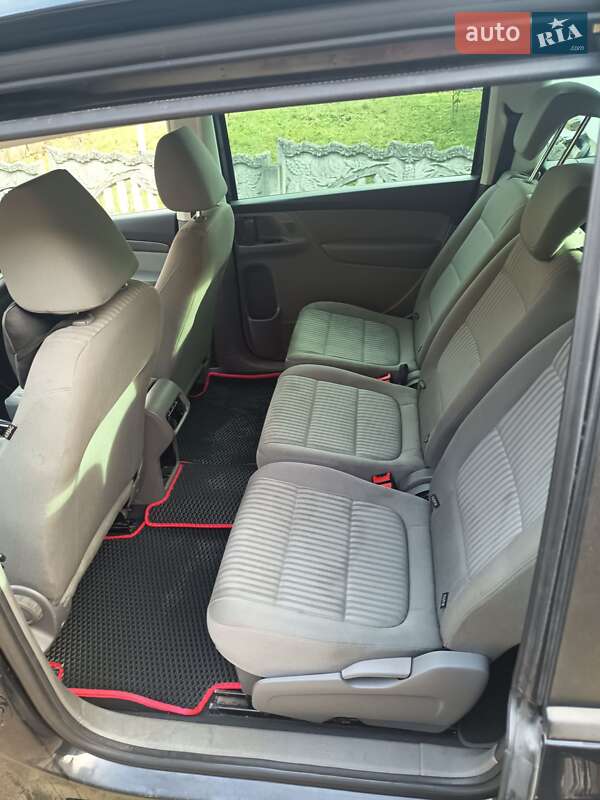 Минивэн SEAT Alhambra 2013 в Глыбокой