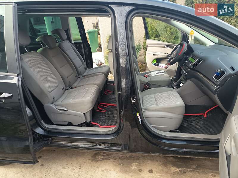 Минивэн SEAT Alhambra 2013 в Глыбокой