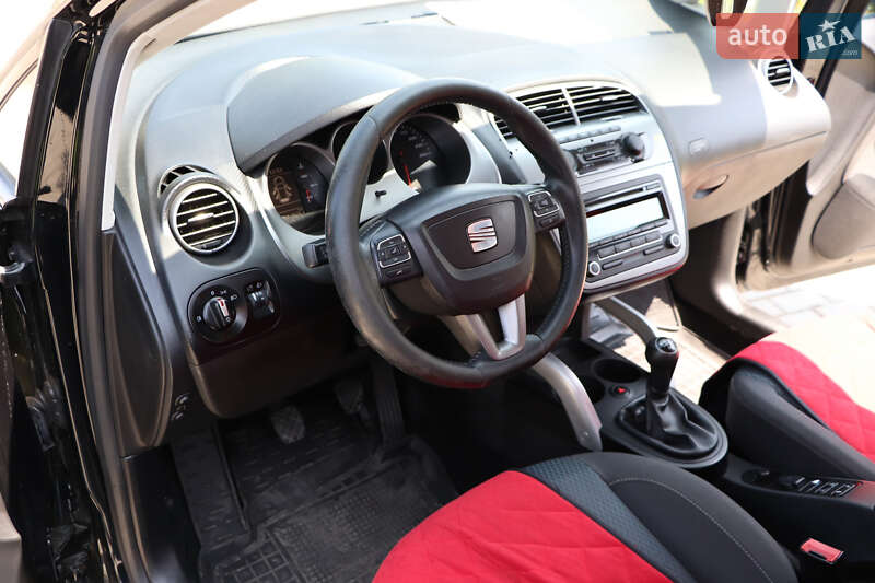Минивэн SEAT Altea XL 2014 в Новоселице