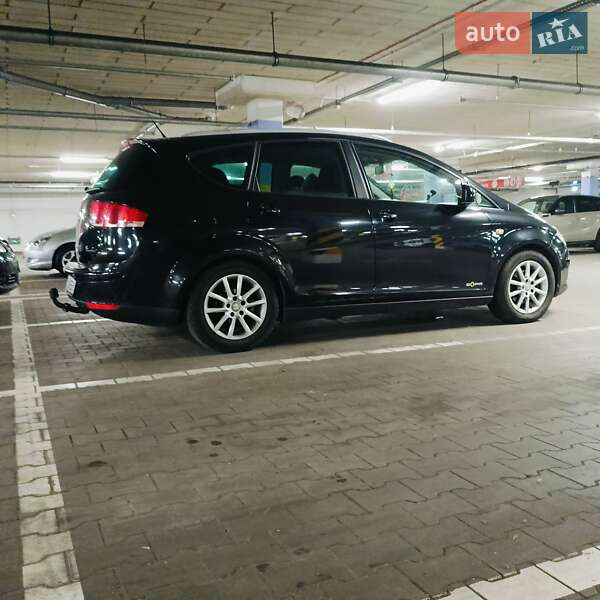 Минивэн SEAT Altea XL 2011 в 