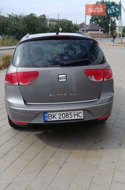 Минивэн SEAT Altea XL 2008 в Сарнах