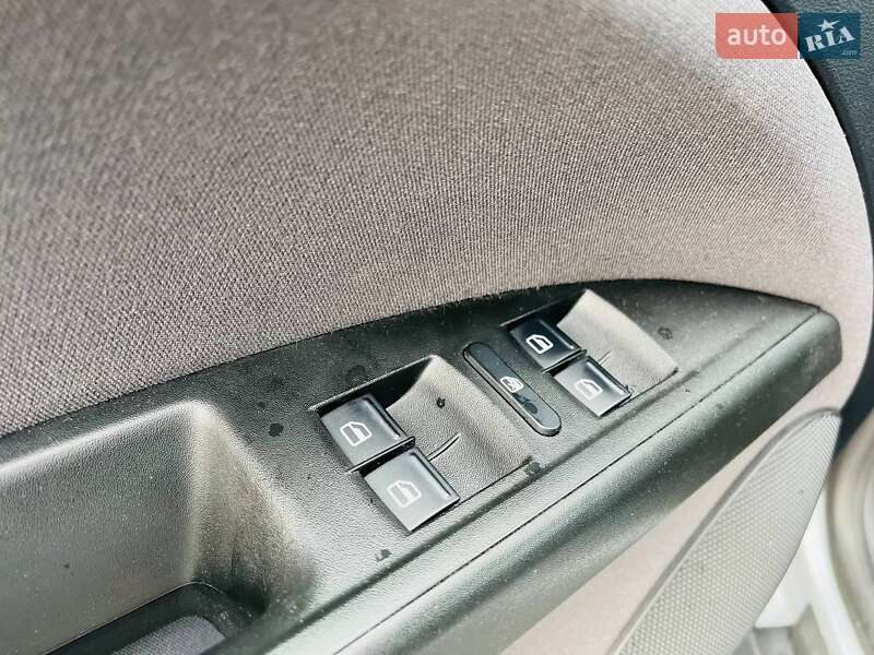Минивэн SEAT Altea XL 2010 в Киеве