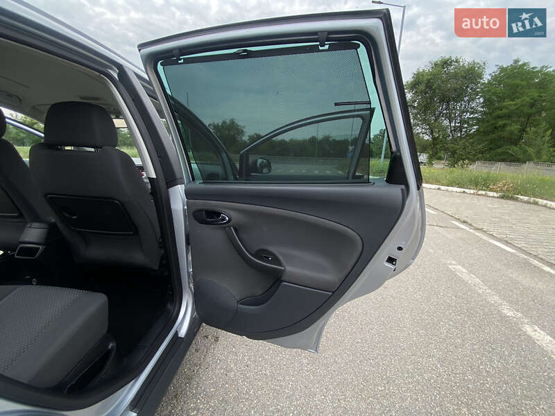 Минивэн SEAT Altea XL 2010 в Запорожье