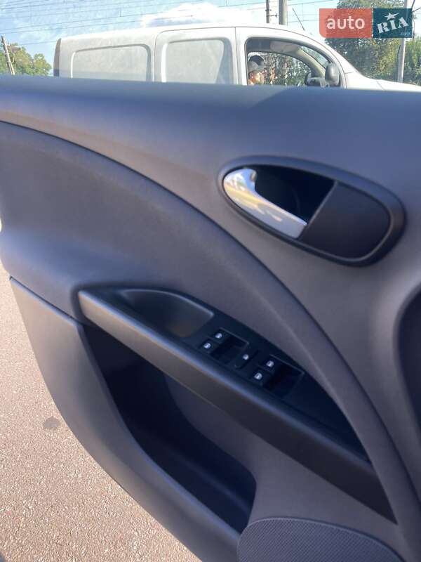 Минивэн SEAT Altea XL 2008 в Киеве