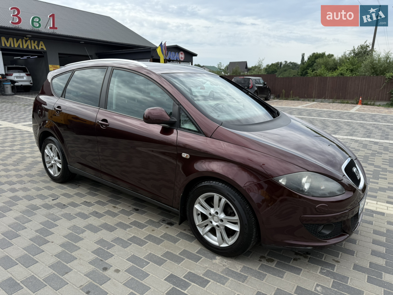 Машина в доброму стані,багато що мінялось по регламенту,два комплекта резини,турбіна нова,маховик новий.
То шо мінялось, є весь список 