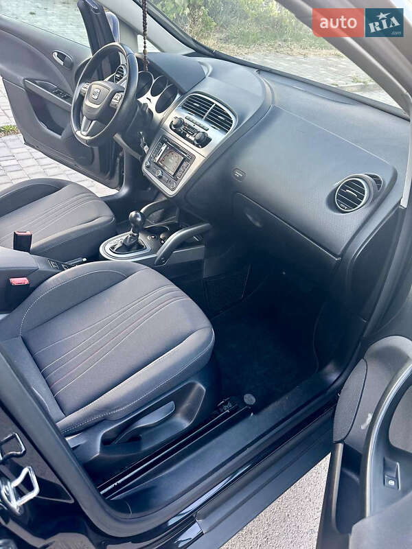 Минивэн SEAT Altea XL 2012 в Староконстантинове