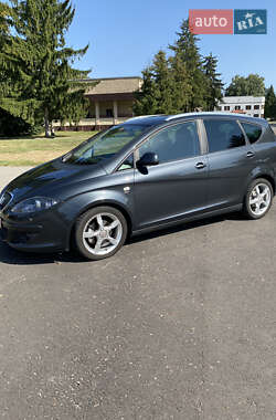 Минивэн SEAT Altea XL 2009 в 