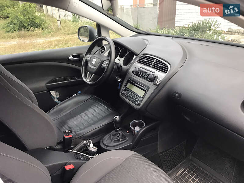 Минивэн SEAT Altea XL 2015 в Новомосковске