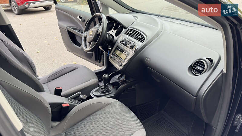 Минивэн SEAT Altea XL 2015 в Новомосковске