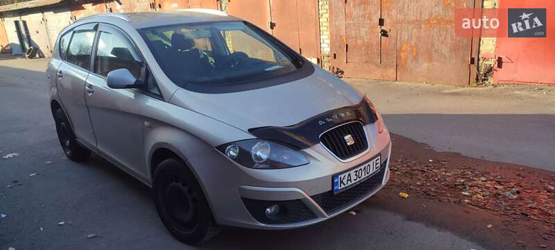 Минивэн SEAT Altea XL 2010 в Киеве