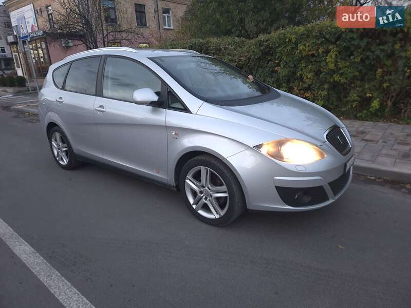 Минивэн SEAT Altea XL 2013 в Звягеле