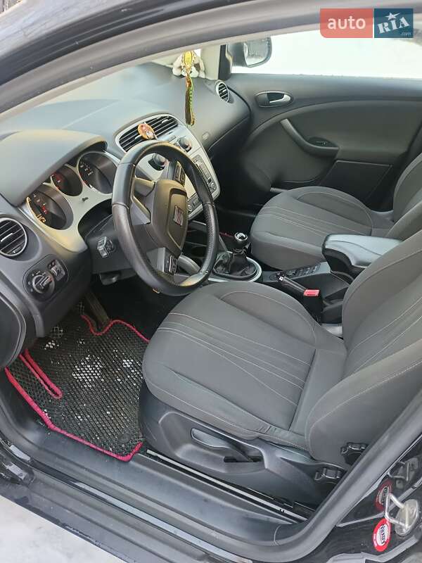 Мінівен SEAT Altea XL 2011 в Ізяславі