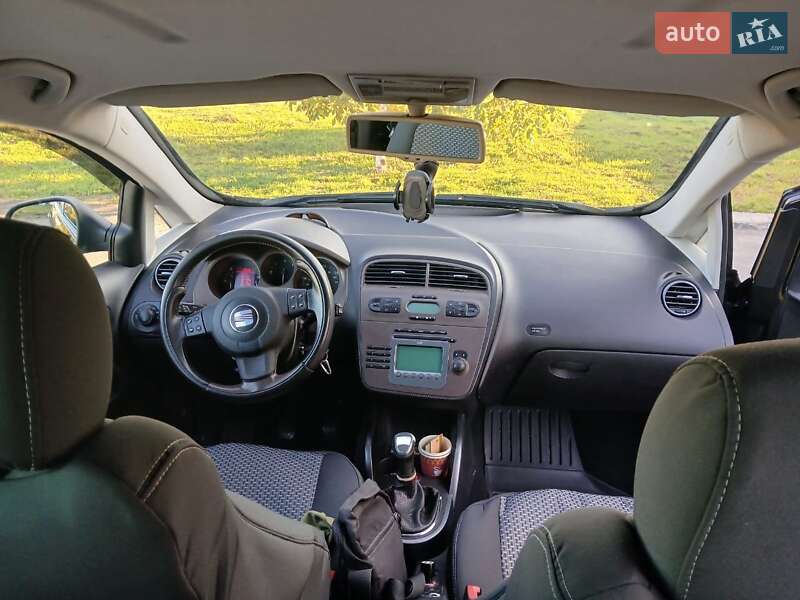 Минивэн SEAT Altea 2009 в Подольске