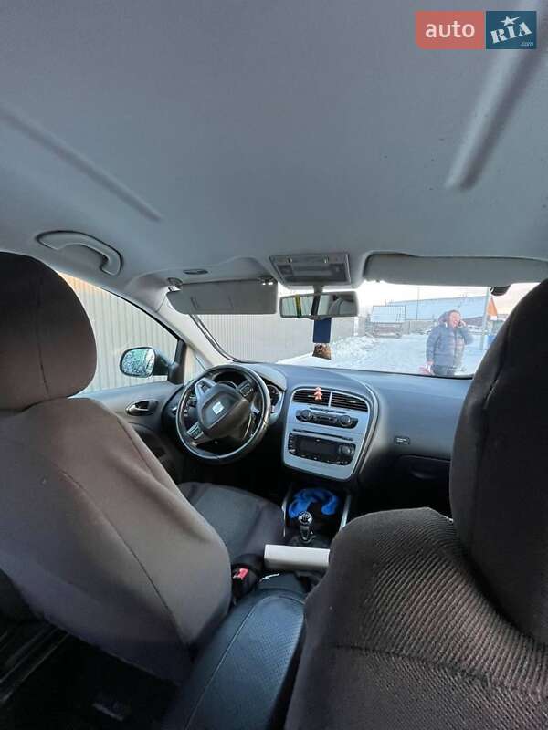 Минивэн SEAT Altea 2009 в Сарнах