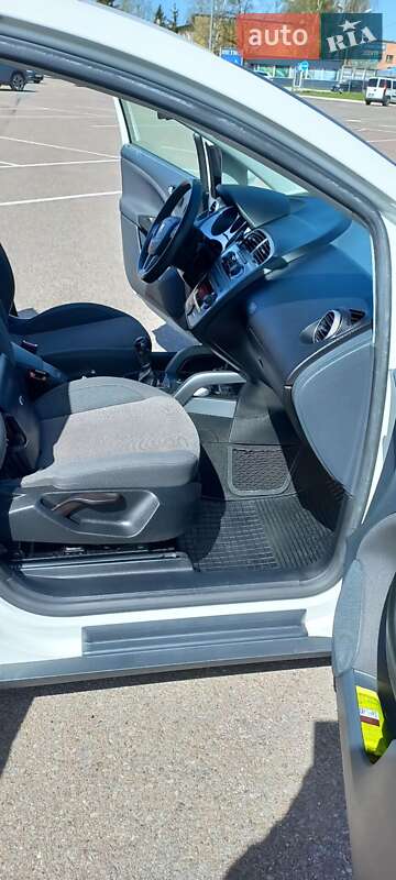 Минивэн SEAT Altea 2009 в Житомире