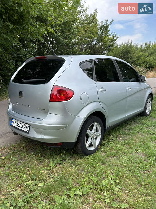 Минивэн SEAT Altea 2010 в Узине