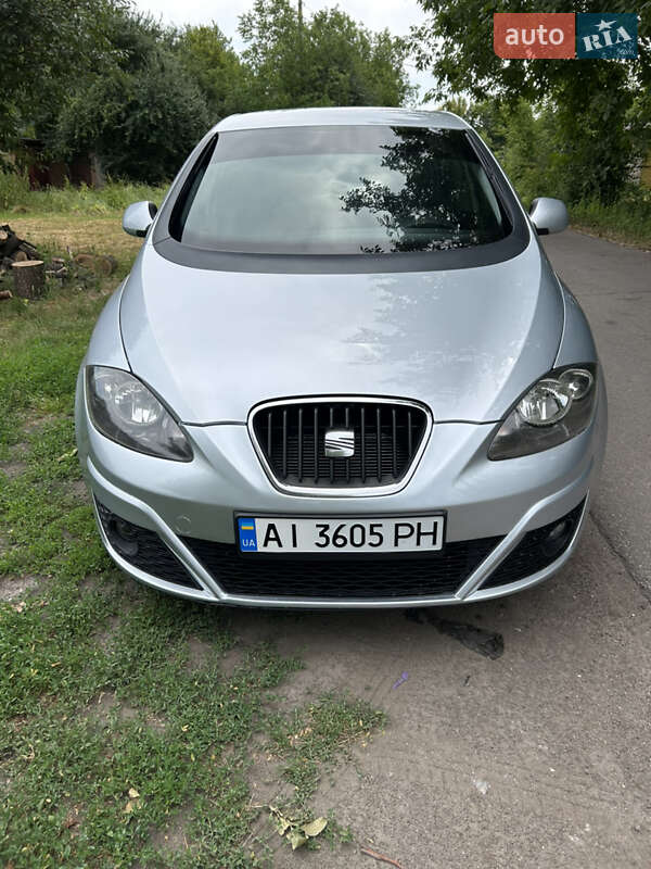 Минивэн SEAT Altea 2010 в Узине