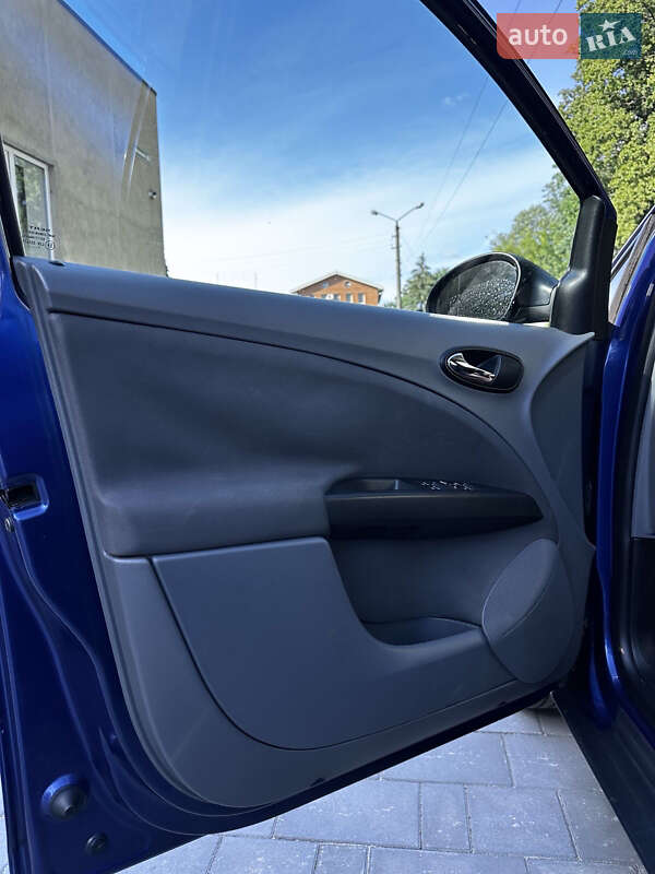 Минивэн SEAT Altea 2006 в Житомире