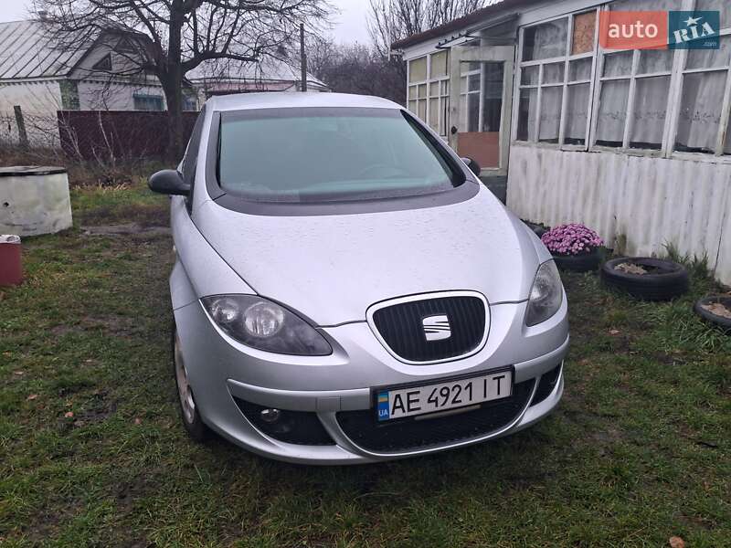 Минивэн SEAT Altea 2008 в Мироновке